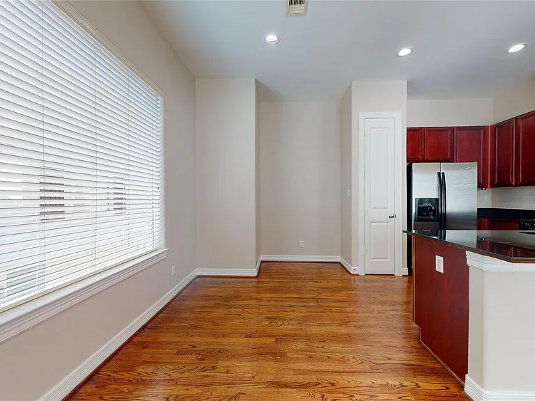 3826 Center St — Photo 24