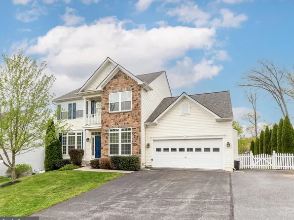 2511 Highcrest Ct, Manchester, MD 21102