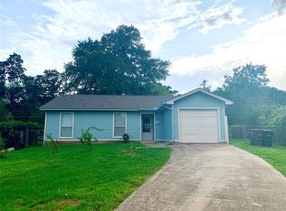 904 Duff Ct, Fort Worth, TX 76112