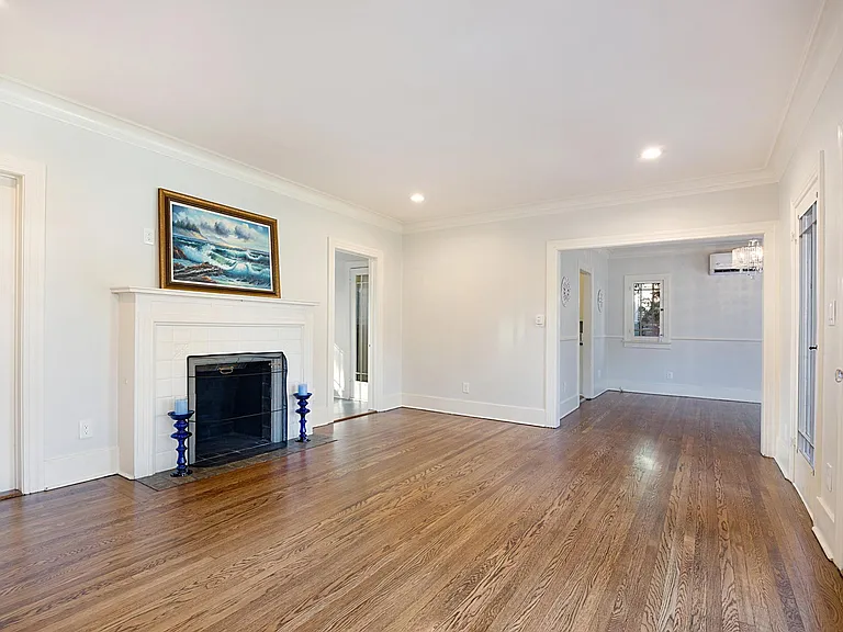 1652 Paloma St — Photo 15