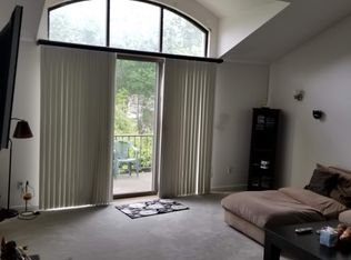 4 Sinclair Ct, Teaneck, NJ 07666