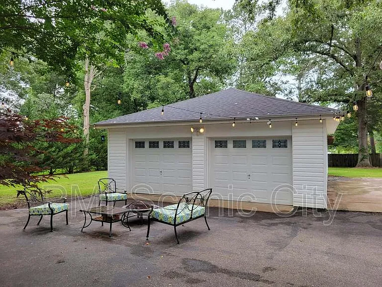 709 James Ave — Photo 31
