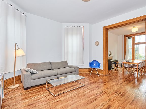 5th image of 1119 N Hoyne Ave