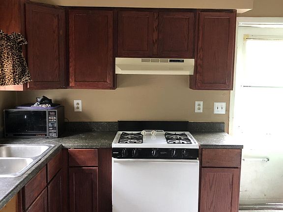 3rd image of 1203 W Olive St #A