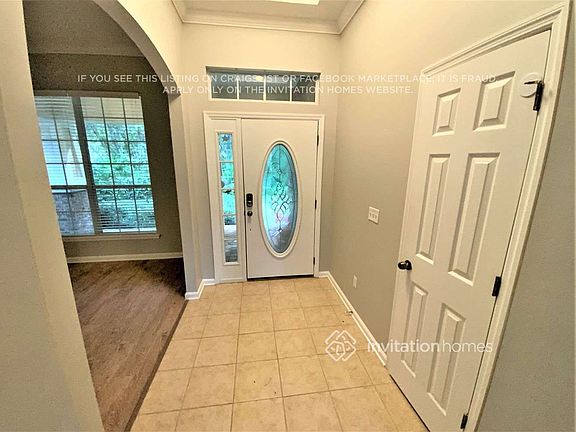 3rd image of 610 Hannah Park Ln