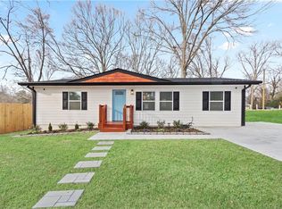 586 High Dr, Forest Park, GA 30297