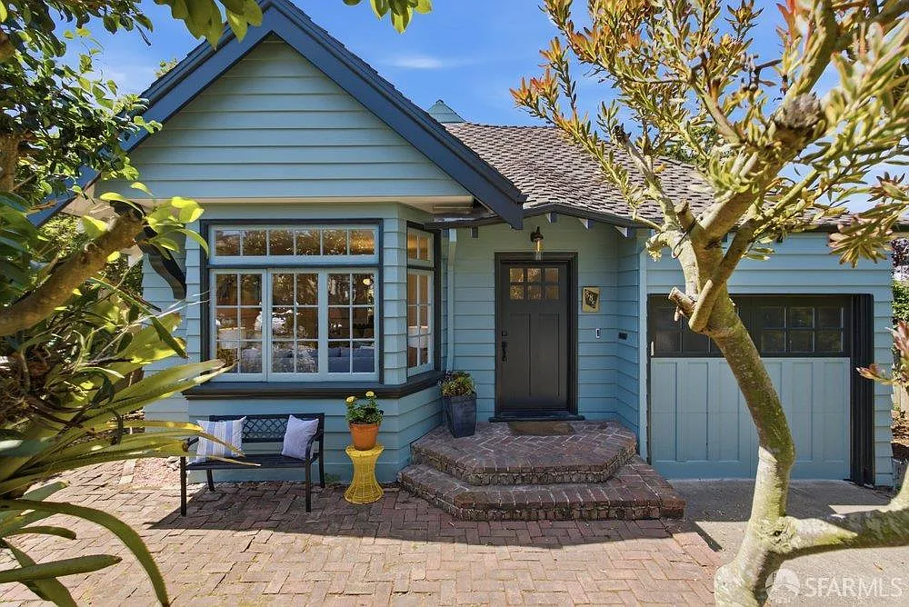 885 Head St - Photo 2