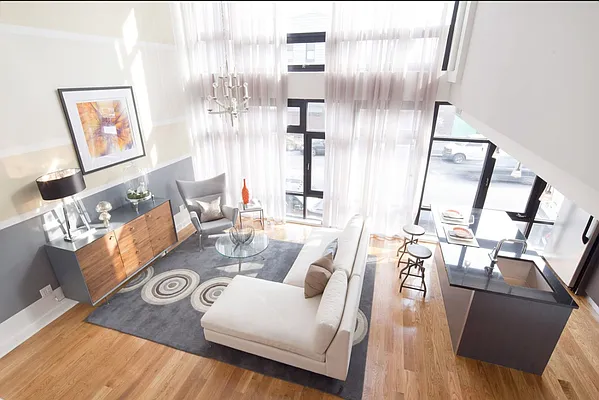 Rented by Realty Advisors Group | media 15