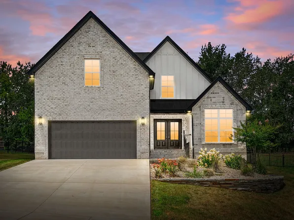 365 Frontier Dr, Clarksville, TN 37043