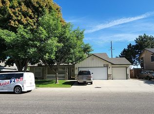 2000 W Pebblestone St, Meridian, ID 83646