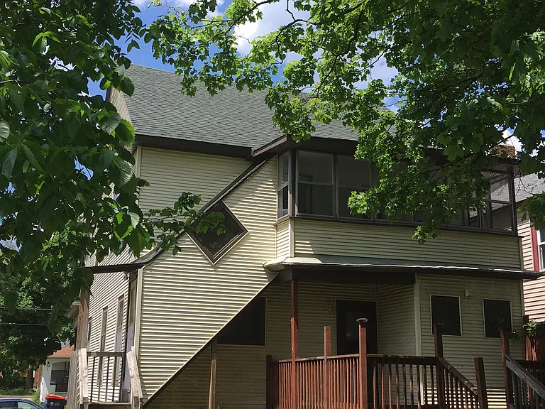 12 National Ave NW — Photo 2