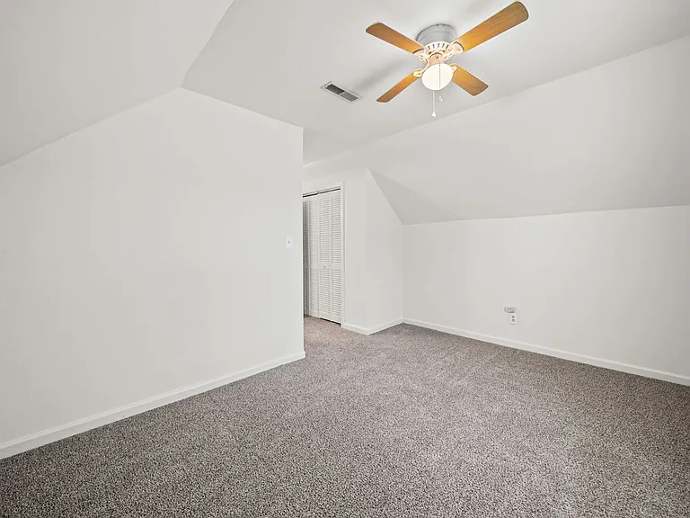397 Elaine Dr — Photo 26