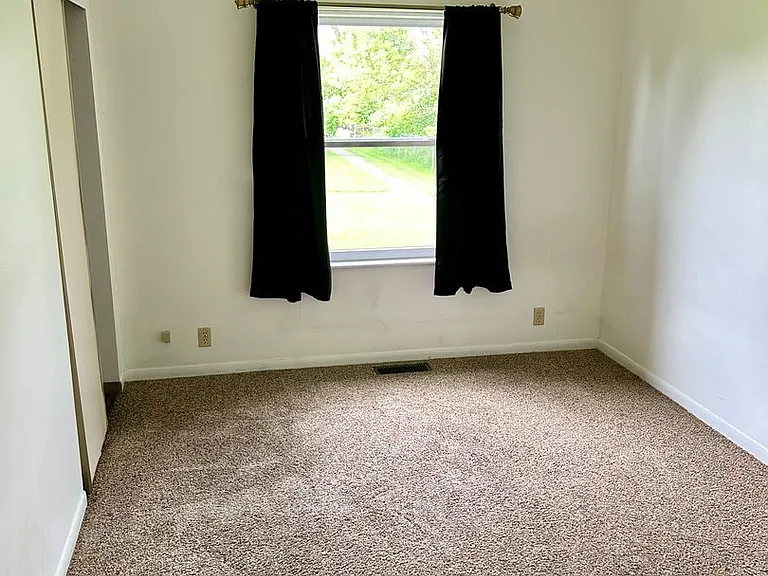 65 Sunset Dr — Photo 8