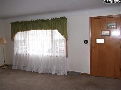4th image of 4628 Pinegrove Ave