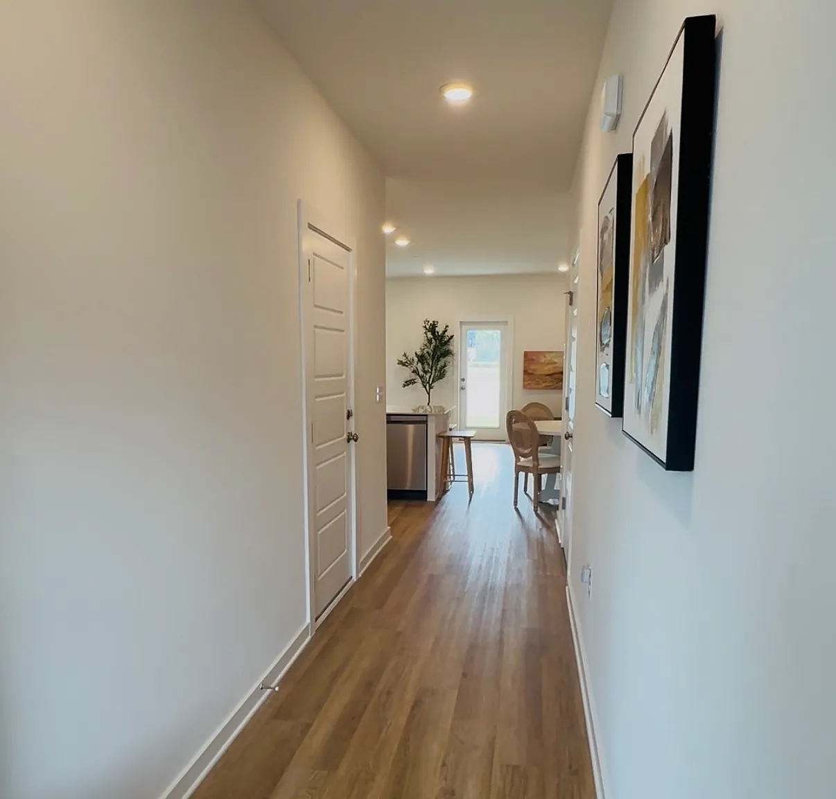 3 bed, 2.5 bath, 1459 sqft, $2,895 — Photo 4