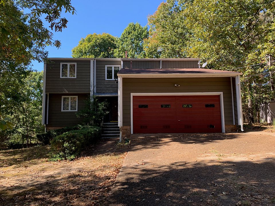 1st image of 210 Dogwood Cir