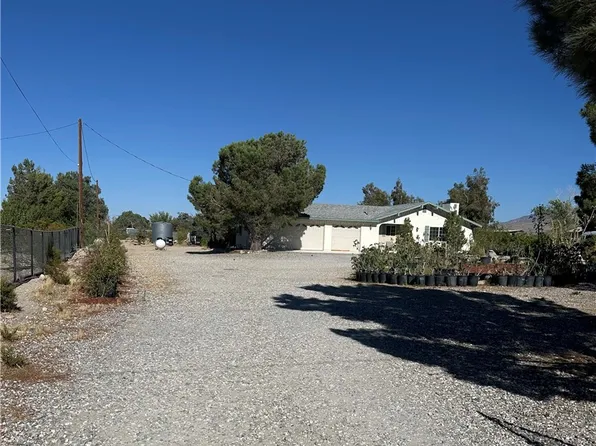 9181 Visalia Ave, Lucerne Valley, CA 92356