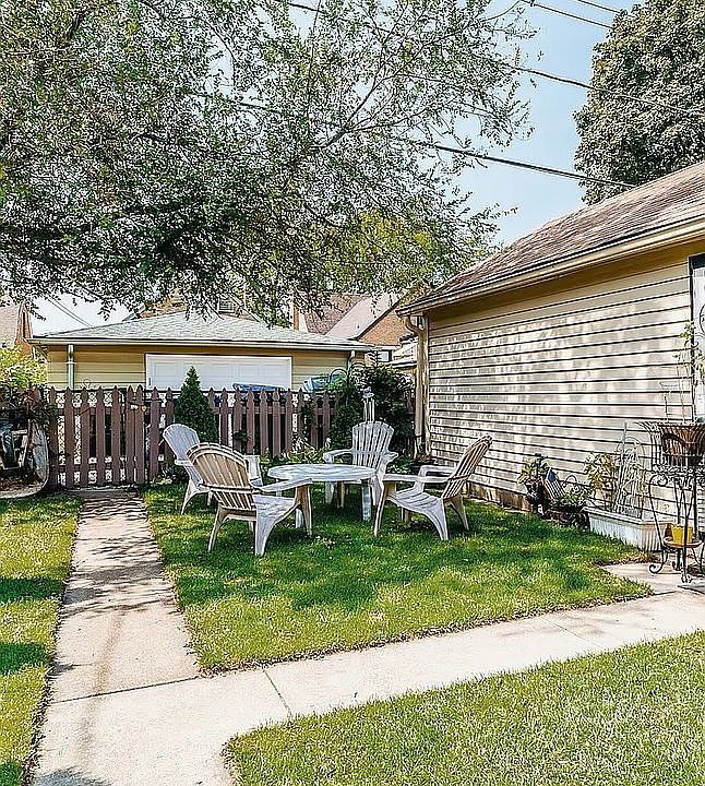 2nd image of 7304 N Octavia Ave