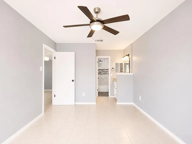 11908 Sunhillow Bnd #B — Photo 8