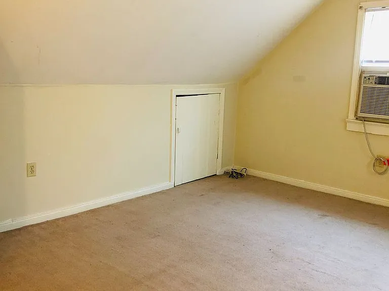 7010 Miami Ave — Photo 5