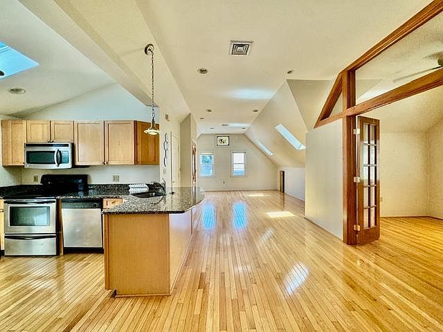 penthouse (3rd floor) on Cedar Street, Somerville!