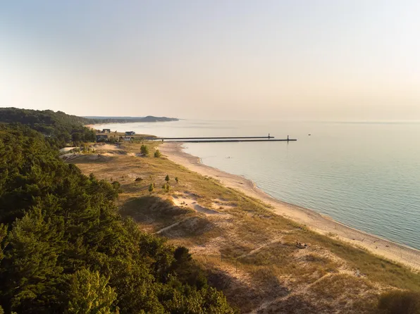 0 Lakeside Ave, Onekama, MI 49675