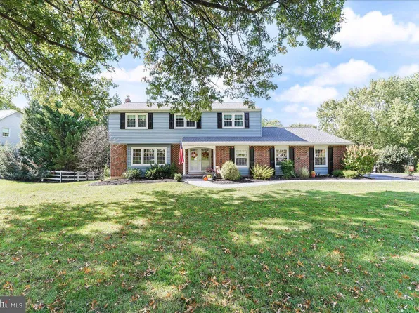 1525 Alison Dr, West Chester, PA 19380