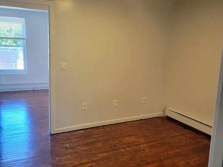 137 William St #1 — Photo 3