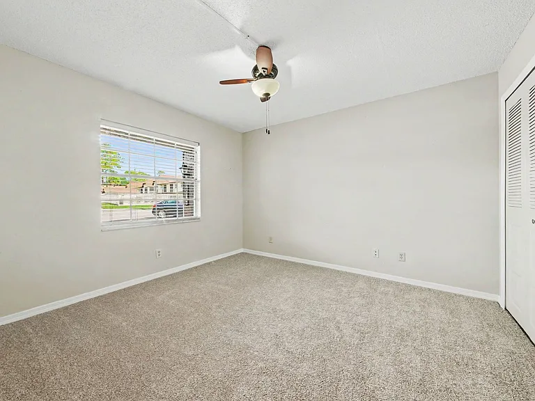 3150 Sir Hamilton Cir #2 — Photo 8