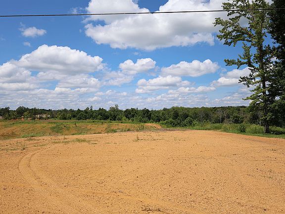 4th image of 250 Apple Tree Ln
