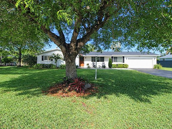 2nd image of 27420 SW 165th Ave