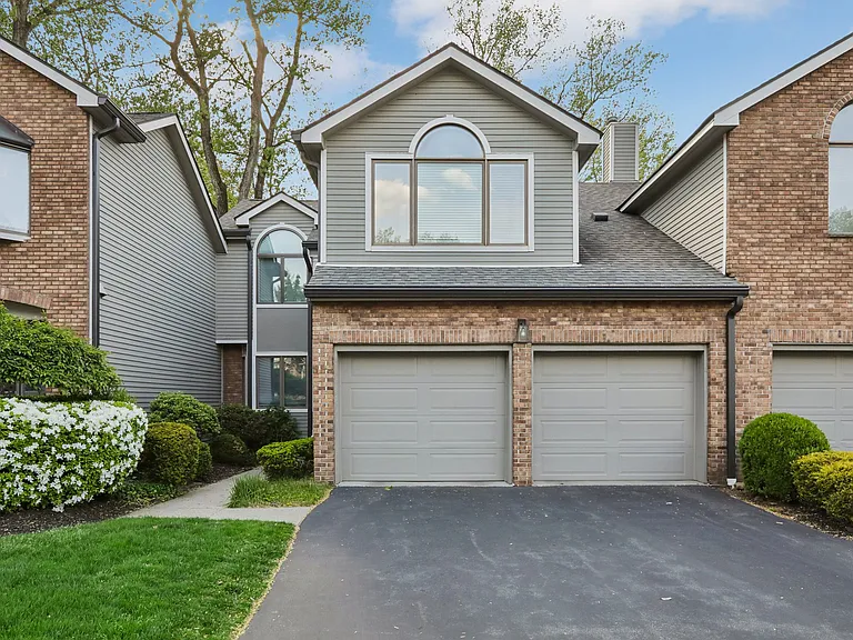 79 Lakeview Dr — Photo 7