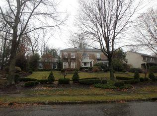 9 Meadows Ln, Ocean, NJ 07712