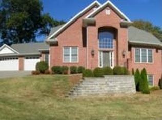 29 Oak Meadow Rd, Evansville, IN 47725