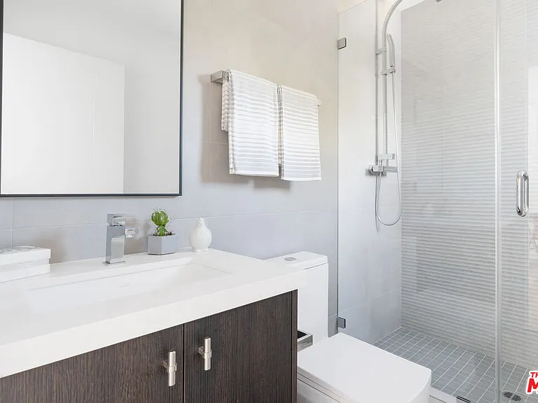 2512 Berkeley Ave — Photo 43