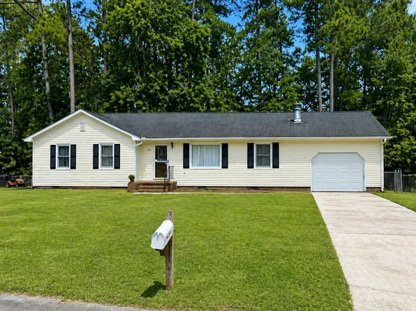 206 Cambridge Ct, Havelock, NC 28532