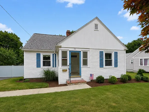 24 Oak St, Medfield, MA 02052