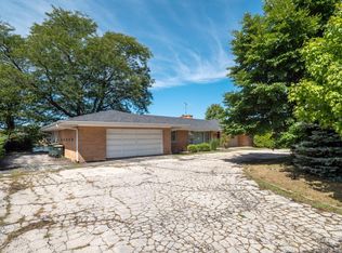 208 N Dee Rd, Park Ridge, IL 60068