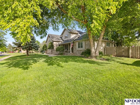 2615 Park Place Dr, Fremont, NE 68025