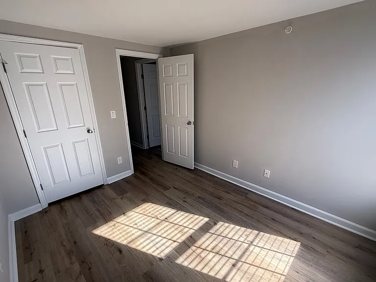 1604 Arlyn Cir #J — Photo 23