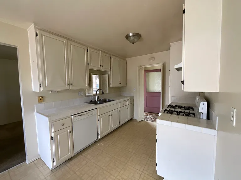 624 Nancy St — Photo 14
