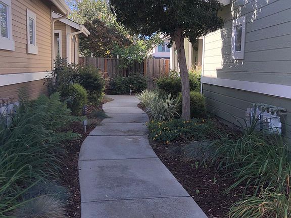 2nd image of 302 Ballymore Cir