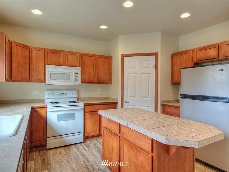 8706 153rd St E — Photo 16
