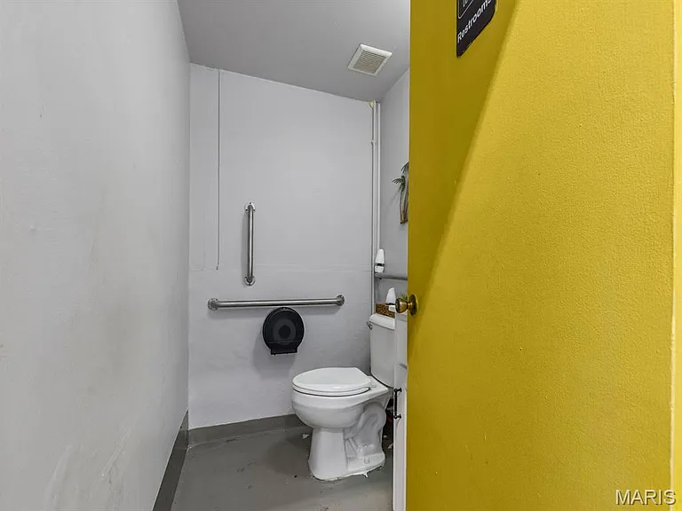 1007 Russell Blvd — Photo 17