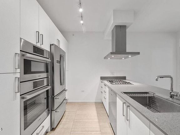 3rd image of 7120 E Kierland Blvd APT 501