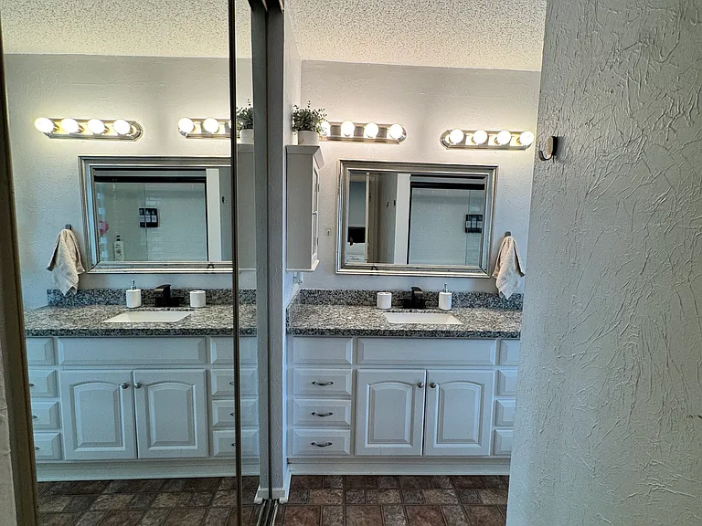 13638 Garden Grove Ct — Photo 2