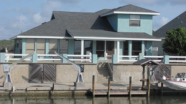 1st image of 318 Lands End St
