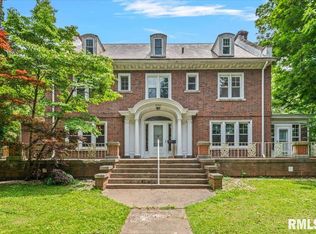 300 Spruce St, Pana, IL 62557
