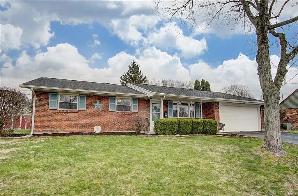 402 Skipper Ct photo 1