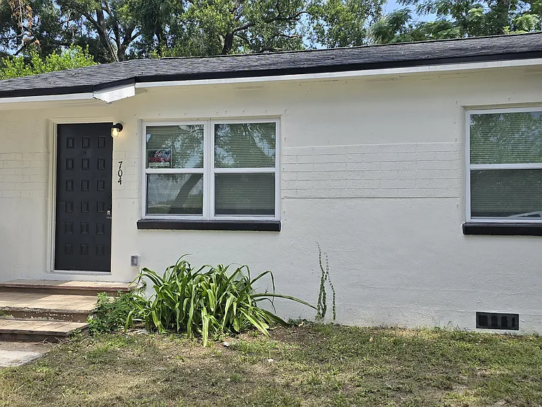704 E Richmere St — Photo 2